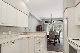 374 White Oak Ln, Lake Barrington, IL 60010 - Photo 12