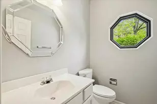 374 White Oak Ln, Lake Barrington, IL 60010 - Photo 12