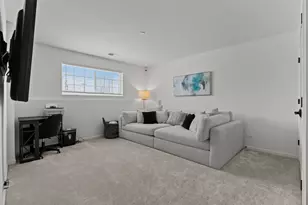 30W158 Wheeler Cir, Warrenville, IL 60563 - Photo 2