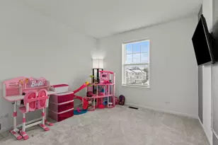 30W158 Wheeler Cir, Warrenville, IL 60563 - Photo 18