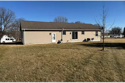 108 SW Lanark Avenue, Lanark, IL 61046 - Photo 6