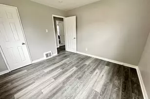 1581 Kenilworth Dr, Calumet City, IL 60409 - Photo 8