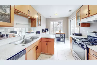 225 Columbia Court #6, Schaumburg, IL 60193 - Photo 4