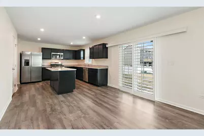 890 Larkspur Lane, Hampshire, IL 60140 - Photo 8