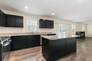 890 Larkspur Ln, Hampshire, IL 60140 - Photo 10