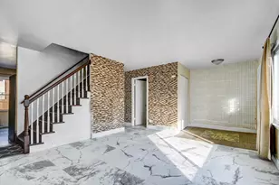 543 Lynn Ct, Glendale Heights, IL 60139 - Photo 2