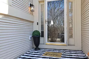 755 Darnell Ln, Gurnee, IL 60031 - Photo 2