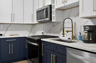 2818 W Fletcher St, Chicago, IL 60618 - Photo 2