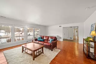 16 Yorkshire Dr, Lincolnshire, IL 60069 - Photo 12