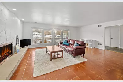 16 Yorkshire Drive, Lincolnshire, IL 60069 - Photo 12