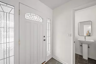 16 Yorkshire Dr, Lincolnshire, IL 60069 - Photo 6