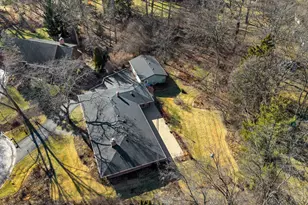 16 Yorkshire Dr, Lincolnshire, IL 60069 - Photo 56