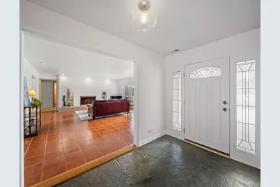 16 Yorkshire Drive, Lincolnshire, IL 60069 - Photo 6