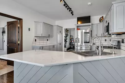 [Address not provided], Blackstone, IL 61313 - Photo 18