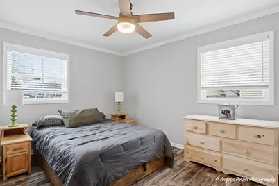 2022 Woodlane Drive, Lindenhurst, IL 60046 - Photo 16