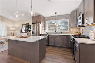 17212 Cottage Ct, Tinley Park, IL 60487 - Photo 6