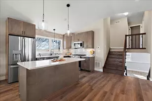 17212 Cottage Ct, Tinley Park, IL 60487 - Photo 4