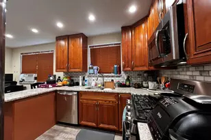 8052 N Oriole Ave, Niles, IL 60714 - Photo 2