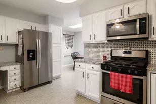 887 S Bell School Rd, Rockford, IL 61108 - Photo 18