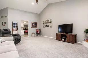 887 S Bell School Rd, Rockford, IL 61108 - Photo 16