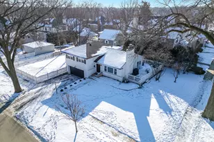 742 W Chestnut St, Hinsdale, IL 60521 - Photo 2