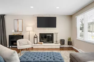 742 W Chestnut St, Hinsdale, IL 60521 - Photo 6