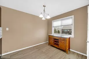 370 Wilmington Dr, Bartlett, IL 60103 - Photo 6