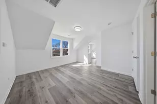 835 Bishop Ave, Aurora, IL 60506 - Photo 6