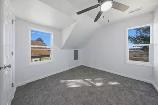 835 Bishop Ave, Aurora, IL 60506 - Photo 10