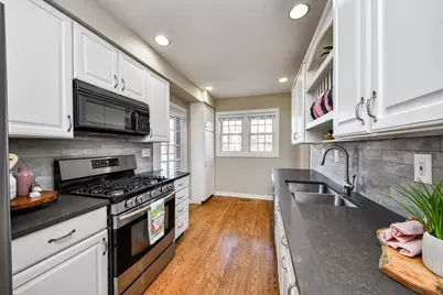 513 S 13th Avenue, Saint Charles, IL 60174 - Photo 8