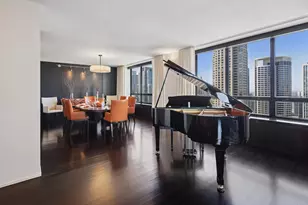 180 E Pearson St, Chicago, IL 60611 - Photo 10