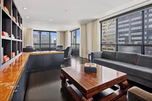 180 E Pearson St, Chicago, IL 60611 - Photo 8