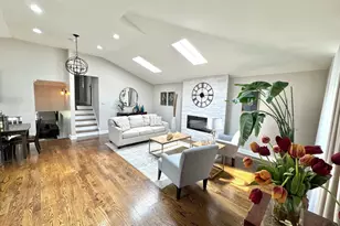 8057 Valley Dr, Palos Hills, IL 60465 - Photo 2