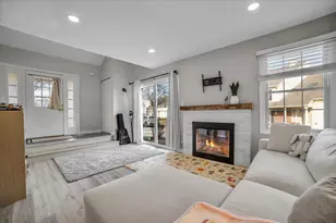 2664 College Hill Cir, Schaumburg, IL 60173 - Photo 6