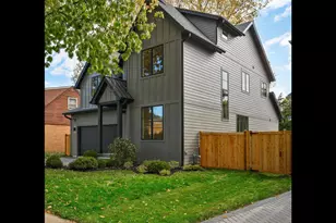 1917 Washington Ave, Wilmette, IL 60091 - Photo 1