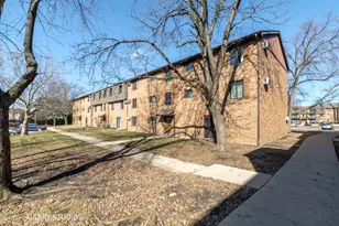 720 N Briar Hill Ln, Addison, IL 60101 - Photo 14