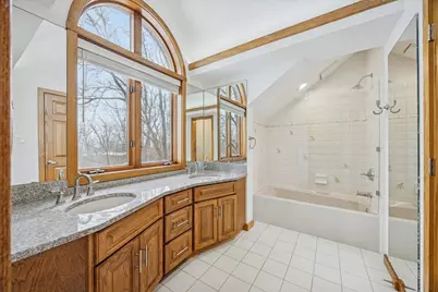 8425 Hickory Court, Burr Ridge, IL 60527 - Photo 38