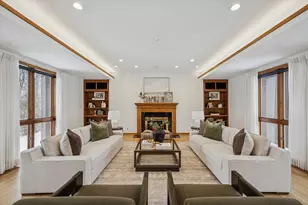 8425 Hickory Ct, Burr Ridge, IL 60527 - Photo 6