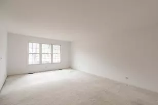 182 Montclair Rd, Vernon Hills, IL 60061 - Photo 2