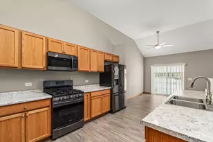 1978 Eagle Dr, Morris, IL 60450 - Photo 10