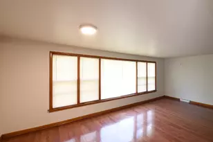 10945 S Lowe Ave, Chicago, IL 60628 - Photo 10