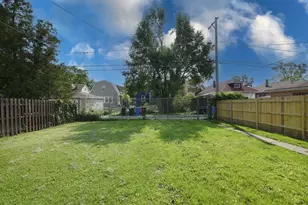 10945 S Lowe Ave, Chicago, IL 60628 - Photo 8