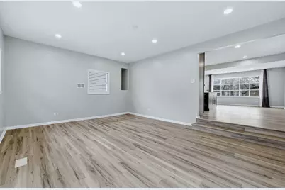 28W032 Roosevelt Road, Winfield, IL 60190 - Photo 10