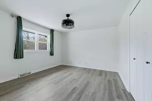 28W032 Roosevelt Rd, Winfield, IL 60190 - Photo 12