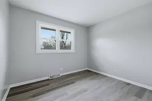 28W032 Roosevelt Rd, Winfield, IL 60190 - Photo 14