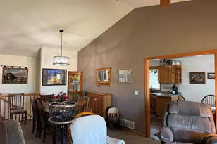 633 Park View St, Pecatonica, IL 61063 - Photo 6