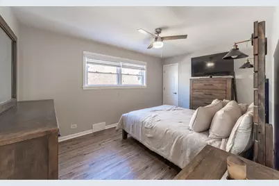 5806 S Menard Avenue, Chicago, IL 60638 - Photo 8