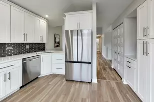 422 Cromwell Cir, Bartlett, IL 60103 - Photo 12