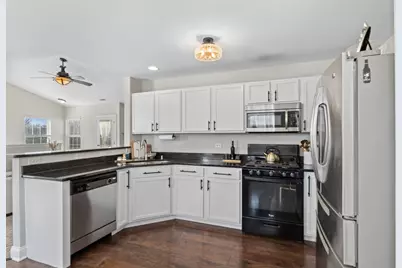 222 Bakers Drive W #222, Lakemoor, IL 60051 - Photo 8