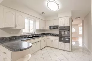 10224 McNerney Dr, Franklin Park, IL 60131 - Photo 4